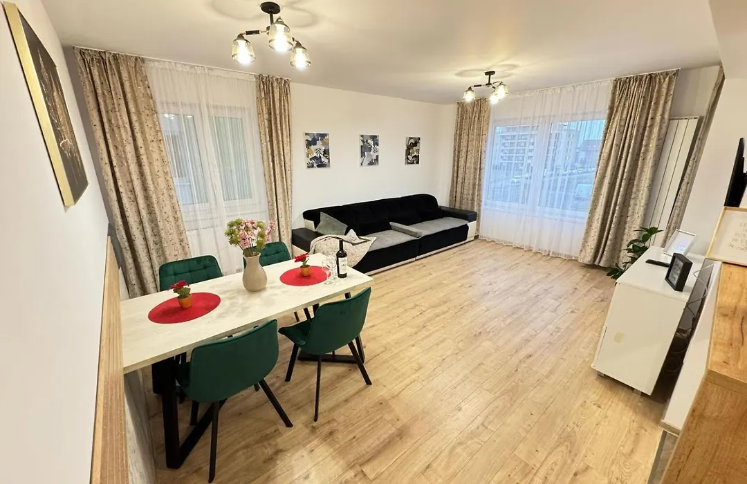 Luxury Glam Apartments Near Coresi Mall - Parking Option-1